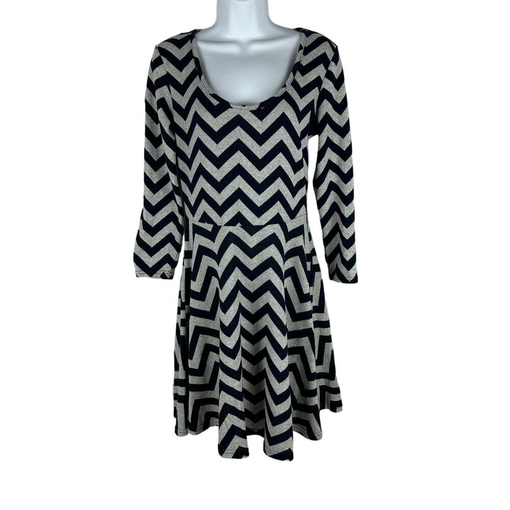 Chevron Long Sleeve Dress By Derek Size Medium Stretch Polyester/Spandex Women's